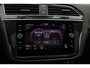Volkswagen Tiguan R-Line Business 1.5 TSI 150pk DSG Automaat Trekhaak, LED matrix koplampen, Panoramadak, Elektrische achterklep, Navigatie, Adaptive cruise control