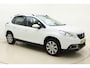 Peugeot 2008 1.2 PureTech Blue Lion 110 PK | Handgeschakeld | Panorama dak | Trekhaak | Licht Metalen Velgen | Navigatie | Parkeersensor | Cruise Control | Airco