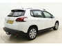 Peugeot 2008 1.2 PureTech Blue Lion 110 PK | Handgeschakeld | Panorama dak | Trekhaak | Licht Metalen Velgen | Navigatie | Parkeersensor | Cruise Control | Airco