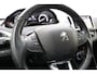 Peugeot 2008 1.2 PureTech Blue Lion 110 PK | Handgeschakeld | Panorama dak | Trekhaak | Licht Metalen Velgen | Navigatie | Parkeersensor | Cruise Control | Airco