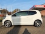 Volkswagen Up! 1.0 high up! BlueMotion | Navi | Bluetooth| All season met LM velgen