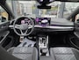 Volkswagen Golf 1.5 eTSI R-Line met Panorama dak !!! Full options !!! Dealer Onderhouden !!!