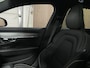 Volvo V90 B5 Ultimate Dark | Head-Up Display | Harman Kardon | Adaptieve Cruise Control | Stoelverwarming voor+achter | Stuurwielverwarming | 20 Inch | Elektrische voorstoelen | Contour stoelen met wit stiksel en bies | Zitting verlenging voorstoelen | Lederen dashboard | Full LED Meesturende koplampen | Pilot Assist | BLIS Dode Hoek Detectie | Google Infotainment | Keyless Drive | Parkeersensoren voor+achter | Privacy Glass | Elektrisch bedienbare achterklep | Geïntegreerde zongordijnen achterportieren | 4-Zone Climate Control | Alarm Klasse III | DAB Radio | Apple Carplay/Android Auto | Volvo On Call met mobiele App functie | Onyx Black Metallic |