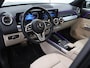 Mercedes-Benz GLB 200 Luxury Line 7p. | Trekhaak | Panoramadak | 19" lichtmetalen velgen | Widescreen | Sfeerverlichting | Stoelverwarming |