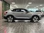 Volvo C40 Single Motor Extended Range Plus 82 kWh | All Season banden | Adaptieve Cruise Control | Stoel en Stuurwielverwarming | 20 Inch | Pilot Assist | BLIS Dode Hoek Detectie | Parkeercamera | Google Infotainment | Textiel City Canvas bekleding | Zitting verlenging voorstoelen | Panoramadak | Keyless Drive | Privacy Glass | Parkeersensoren voor+achter | Elektrisch bedienbare achterklep | Warmtepomp | DAB Radio | Apple Carplay/Android Auto | Alarm Klasse III | Volvo On Call met mobiele App functie | Vapour Grey Metallic |