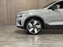 Volvo C40 Single Motor Extended Range Plus 82 kWh | All Season banden | Adaptieve Cruise Control | Stoel en Stuurwielverwarming | 20 Inch | Pilot Assist | BLIS Dode Hoek Detectie | Parkeercamera | Google Infotainment | Textiel City Canvas bekleding | Zitting verlenging voorstoelen | Panoramadak | Keyless Drive | Privacy Glass | Parkeersensoren voor+achter | Elektrisch bedienbare achterklep | Warmtepomp | DAB Radio | Apple Carplay/Android Auto | Alarm Klasse III | Volvo On Call met mobiele App functie | Vapour Grey Metallic |