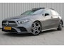 Mercedes-Benz A-klasse 200 Business Solution AMG Night Upgrade 164pk | Incl. 12 maanden garantie | Night pakket | Panoramadak | AMG pakket | Virtual cockpit | Stoelverwarming | Lane assist | Zwarte hemel | Navigatie | LED verlichting | Achteruitrijcamera