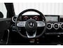 Mercedes-Benz A-klasse 200 Business Solution AMG Night Upgrade 164pk | Incl. 12 maanden garantie | Night pakket | Panoramadak | AMG pakket | Virtual cockpit | Stoelverwarming | Lane assist | Zwarte hemel | Navigatie | LED verlichting | Achteruitrijcamera