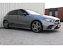 Mercedes-Benz A-klasse 200 Business Solution AMG Night Upgrade 164pk | Incl. 12 maanden garantie | Night pakket | Panoramadak | AMG pakket | Virtual cockpit | Stoelverwarming | Lane assist | Zwarte hemel | Navigatie | LED verlichting | Achteruitrijcamera