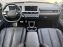 Hyundai Ioniq 5 Lounge 73kWh / Accu SOH 99.8% / Fabrieksgarantie tot 10-2026 / Dealer onderhouden / WLTP 451 km / CCS snelladen / Warmtepomp / Stuur-, Stoel en Achterbank verwarming / Adaptief CC /