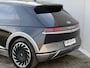 Hyundai Ioniq 5 Lounge 73kWh / Accu SOH 99.8% / 8 jaar Batterij garantie / Panoramadak / Fabrieksgarantie tot 10-2026 / Dealer onderhouden / WLTP 451 km / CCS snelladen / Warmtepomp / Stuur-, Stoel en Achterbank verwarming / Adaptief CC /