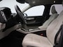 Volvo XC40 2.0 T4 Momentum Pro / Pan. dak / Trekhaak / Leder / Privacy glass / Parkeercamera /