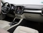 Volvo XC40 2.0 T4 Momentum Pro / Pan. dak / Trekhaak / Leder / Privacy glass / Parkeercamera /