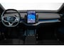 Volvo EX30 Cross Country Twin Motor Performance Ultra 69 kWh | 360º Parkeercamera | Panorama Dak | 22KW Boordlader | Elektrisch Verstelbare Voorstoelen | Audio by Harman Kardon | Keyless Entry | Extra Getint Glas Achter