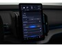 Volvo EX30 Cross Country Twin Motor Performance Ultra 69 kWh | 360º Parkeercamera | Panorama Dak | 22KW Boordlader | Elektrisch Verstelbare Voorstoelen | Audio by Harman Kardon | Keyless Entry | Extra Getint Glas Achter