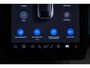 Volvo EX30 Cross Country Twin Motor Performance Ultra 69 kWh | 360º Parkeercamera | Panorama Dak | 22KW Boordlader | Elektrisch Verstelbare Voorstoelen | Audio by Harman Kardon | Keyless Entry | Extra Getint Glas Achter