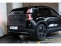 Volvo EX30 Cross Country Twin Motor Performance Ultra 69 kWh | 360º Parkeercamera | Panorama Dak | 22KW Boordlader | Elektrisch Verstelbare Voorstoelen | Audio by Harman Kardon | Keyless Entry | Extra Getint Glas Achter