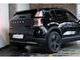 Volvo EX30 Cross Country Twin Motor Performance Ultra 69 kWh | 360º Parkeercamera | Panorama Dak | 22KW Boordlader | Elektrisch Verstelbare Voorstoelen | Audio by Harman Kardon | Keyless Entry | Extra Getint Glas Achter
