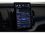 Volvo EX30 Cross Country Twin Motor Performance Ultra 69 kWh | 360º Parkeercamera | Panorama Dak | 22KW Boordlader | Elektrisch Verstelbare Voorstoelen | Audio by Harman Kardon | Keyless Entry | Extra Getint Glas Achter