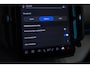 Volvo EX30 Cross Country Twin Motor Performance Ultra 69 kWh | 360º Parkeercamera | Panorama Dak | 22KW Boordlader | Elektrisch Verstelbare Voorstoelen | Audio by Harman Kardon | Keyless Entry | Extra Getint Glas Achter