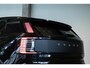 Volvo EX30 Cross Country Twin Motor Performance Ultra 69 kWh | 360º Parkeercamera | Panorama Dak | 22KW Boordlader | Elektrisch Verstelbare Voorstoelen | Audio by Harman Kardon | Keyless Entry | Extra Getint Glas Achter