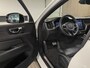 Volvo XC60 T6 AWD Recharge Plus Dark Long Range | Adaptieve Cruise Control | Stoel en Stuurwielverwarming | Parkeercamera | Pilot Assist | Bestuurdersstoel elektrisch geheugen | Contour Stoelen | Zitting verlenging voorstoelen | Schuifdak | Google Infotainment | 19 Inch | Keyless Drive | Parkeersensoren voor+achter | Elektrisch bedienbare achterklep | DAB Radio | Apple Carplay/Android Auto | Draadloos telefoon opladen | Volvo On Call met mobiele App functie |