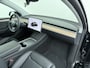 Tesla Model Y RWD LFP-Accu SOH 95% Warmtepomp Camera's Panoramadak Adap.Cruise Navi Autopilot Stoel+Stuur+Achterbank Verwarming Elek.Achterklep Dodehoek detector Draadloze telefoonlader Origineel Nederlandse Auto 1.600kg trekvermogen Tot 12-2032 Garantie op motor en Accu