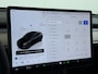 Tesla Model Y RWD LFP-Accu SOH 95% Warmtepomp Camera's Panoramadak Adap.Cruise Navi Autopilot Stoel+Stuur+Achterbank Verwarming Elek.Achterklep Dodehoek detector Draadloze telefoonlader Origineel Nederlandse Auto 1.600kg trekvermogen Tot 12-2032 Garantie op motor en Accu