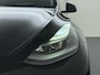 Tesla Model Y RWD LFP-Accu SOH 95% Warmtepomp Camera's Panoramadak Adap.Cruise Navi Autopilot Stoel+Stuur+Achterbank Verwarming Elek.Achterklep Dodehoek detector Draadloze telefoonlader Origineel Nederlandse Auto 1.600kg trekvermogen Tot 12-2032 Garantie op motor en Accu