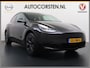 Tesla Model Y RWD LFP-Accu SOH 95% Warmtepomp Camera's Panoramadak Adap.Cruise Navi Autopilot Stoel+Stuur+Achterbank Verwarming Elek.Achterklep Dodehoek detector Draadloze telefoonlader Origineel Nederlandse Auto 1.600kg trekvermogen Tot 12-2032 Garantie op motor en Accu