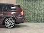 Volvo XC90 T8 AWD Recharge Ultra Dark Vol! | Luchtvering | Bowers & Wilkins | 455pk | Alcantara hemel | 360° Camera | Head-Up Display | Lederen zonnekleppen en handgrepen | Adaptieve Cruise Control | Stoelverwarming voor+achter | Stuurwielverwarming | 22 Inch | Schuifdak | Full LED Meesturende koplampen | Pilot Assist | BLIS Dode Hoek Detectie | Elektrische voorstoelen geheugen | Nordico Microtech Cardamom bekleding | Zitting verlenging voorstoelen | Lederen dashboard | Gelamineerde/geluidwerende zijruiten | Google Infotainment | Keyless Drive | Parkeersensoren voor en achter | Privacy Glass | Elektrisch bedienbare achterklep | Geïntegreerd kinderzitje achterin | Geïntegreerde zongordijnen achterportieren | 7-Persoons | 4-Zone Climate Control | Verlichte instaplijsten | 4-Spaaks Sportstuurwiel | Draadloos telefoon opladen | DAB Radio | Apple Carplay/Android Auto | Alarm Klasse III | Volvo On Call met mobiele App functie | Mulberry Red Metallic |
