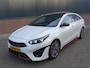 Kia ProCeed 1.5 T-GDi GT-PlusLine AUTOMAAT PANORAMADAK | NAVIGATIE | SFEERVERLICHTING | STOEL/STUUR VERWARMING | DAB | ACHTERUIT RIJ CAMERA | LED PAKKET | APPLE CARPLAY | JBL GELUID INSTALATIE |