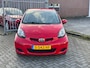 Toyota Aygo 1.0-12V Dynamic! Nieuwe APK! Airco l Camera l Elek pakket l LMV ALL SEASON BANDEN! TOPSTAAT!