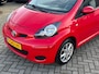 Toyota Aygo 1.0-12V Dynamic! Nieuwe APK! Airco l Camera l Elek pakket l LMV ALL SEASON BANDEN! TOPSTAAT!