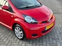 Toyota Aygo 1.0-12V Dynamic! Nieuwe APK! Airco l Camera l Elek pakket l LMV ALL SEASON BANDEN! TOPSTAAT!