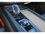 Volvo XC60 T6 Recharge AWD Ultra Dark - Panorama/schuifdak - IntelliSafe Assist & Surround - 360º Camera - Harman/Kardon audio - Adaptieve LED koplampen - Verwarmde voorstoelen, stuur & achterbank - Parkeersensoren voor & achter - Elektr. bedienb. voorstoelen met geheugen - Head up display - Draadloze tel. lader - Elektr. inklapbare trekhaak - 20' LMV