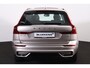 Volvo XC60 T6 Recharge AWD Ultra Dark - Panorama/schuifdak - IntelliSafe Assist & Surround - 360º Camera - Harman/Kardon audio - Adaptieve LED koplampen - Verwarmde voorstoelen, stuur & achterbank - Parkeersensoren voor & achter - Elektr. bedienb. voorstoelen met geheugen - Head up display - Draadloze tel. lader - Elektr. inklapbare trekhaak - 20' LMV