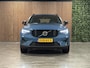 Volvo XC40 2.0 B4 Plus Dark Trekhaak | All Season banden | Harman Kardon | Bestuurdersstoel elektrisch geheugen | Adaptieve Cruise Control | Stoel en Stuurwielverwarming | Google Infotainment | Parkeercamera | Pilot Assist | BLIS Dode Hoek Detectie | Keyless Drive | Parkeersensoren voor+achter | Passagiersstoel elektrisch | Elektrisch bedienbare achterklep | 18 Inch | Zitting verlenging voorstoelen | DAB Radio | Apple Carplay/Android Auto | Draadloos telefoon opladen | Volvo On Call met mobiele App functie | Fjord Blue Metallic |