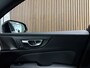 Volvo V60 T6 AWD Recharge Plus Dark Aurora Silver | Trekhaak | All Season banden | 360° Camera | Harman Kardon | Adaptieve Cruise Control | Stoelverwarming voor+achter | Stuurwielverwarming | Pilot Assist | BLIS Dode Hoek Detectie | Elektrische voorstoelen geheugen | Contour Stoelen | Zitting verlenging voorstoelen | 18 Inch | Google Infotainement | Keyless Drive | Parkeersensoren voor+achter | Elektrisch bedienbare achterklep | DAB Radio | Apple Carplay/Android Auto | Volvo On Call met mobiele App functie | Aurora Silver Metallic |
