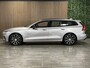 Volvo V60 T6 AWD Recharge Plus Dark Aurora Silver | Trekhaak | All Season banden | 360° Camera | Harman Kardon | Adaptieve Cruise Control | Stoelverwarming voor+achter | Stuurwielverwarming | Pilot Assist | BLIS Dode Hoek Detectie | Elektrische voorstoelen geheugen | Contour Stoelen | Zitting verlenging voorstoelen | 18 Inch | Google Infotainement | Keyless Drive | Parkeersensoren voor+achter | Elektrisch bedienbare achterklep | DAB Radio | Apple Carplay/Android Auto | Volvo On Call met mobiele App functie | Aurora Silver Metallic |