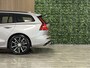 Volvo V60 T6 AWD Recharge Plus Dark Aurora Silver | Trekhaak | All Season banden | 360° Camera | Harman Kardon | Adaptieve Cruise Control | Stoelverwarming voor+achter | Stuurwielverwarming | Pilot Assist | BLIS Dode Hoek Detectie | Elektrische voorstoelen geheugen | Contour Stoelen | Zitting verlenging voorstoelen | 18 Inch | Google Infotainement | Keyless Drive | Parkeersensoren voor+achter | Elektrisch bedienbare achterklep | DAB Radio | Apple Carplay/Android Auto | Volvo On Call met mobiele App functie | Aurora Silver Metallic |