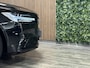 Volvo V90 T6 AWD Recharge R-Design Schuifdak | Head-Up Display | Adaptieve Cruise Control | Standkachel met Volvo On Call App | Stoelverwarming voor+achter | Stuurwielverwarming | Full LED Meesturende koplampen | Pilot Assist | Parkeercamera | 19 Inch | Elektrische voorstoelen geheugen | Lederen bekleding | Zitting verlenging voorstoelen | Keyless Drive | Parkeersensoren voor+achter | Privacy Glass | Elektrisch bedienbare achterklep | Geïntegreerde zongordijnen achterportieren | Verlichte instaplijsten | Alarm Klasse III | DAB Radio | Apple Carplay/Android Auto | Onyx Black Metallic |