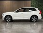 Volvo XC60 2.0 T6 Plug-in hybrid AWD Plus Dark Trekhaak | 360° Camera | All Season banden | Crystal White | Adaptieve Cruise Control | Stoelverwarming voor+achter | Stuurwielverwarming | Pilot Assist | BLIS Dode Hoek Detectie | Elektrische voorstoelen geheugen | Lederen bekleding | Zitting verlenging voorstoelen | Schuifdak | 19 Inch | Google Infotainment | Keyless Drive | Parkeersensoren voor+achter | Elektrisch bedienbare achterklep | DAB Radio | Apple Carplay/Android Auto | Draadloos telefoon opladen | Volvo On Call met mobiele App functie | Crystal White Metallic |