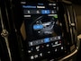 Volvo V90 T6 AWD Recharge Inscription MY22 | Schuifdak | 360° Camera | Head-Up Display | Harman Kardon | Adaptieve Cruise Control | Stoel en Stuurwielverwarming | Full LED Meesturende koplampen | Pilot Assist | BLIS Dode Hoek Detectie | Elektrische voorstoelen geheugen | Tailored Wool blend interieur met contour stoelen* | Zitting verlenging voorstoelen | Lederen dashboard | 18 Inch | Google Infotainment | Keyless Drive | Parkeersensoren voor+achter | Elektrisch bedienbare achterklep | Geïntegreerde kinderzitjes achterin | Geïntegreerde zongordijnen achterportieren | Verlichte instaplijsten | DAB Radio | Apple Carplay/Android Auto | Volvo On Call met mobiele App functie |