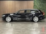 Volvo V90 T6 AWD Recharge Inscription MY22 | Schuifdak | 360° Camera | Head-Up Display | Harman Kardon | Adaptieve Cruise Control | Stoel en Stuurwielverwarming | Full LED Meesturende koplampen | Pilot Assist | BLIS Dode Hoek Detectie | Elektrische voorstoelen geheugen | Tailored Wool blend interieur met contour stoelen* | Zitting verlenging voorstoelen | Lederen dashboard | 18 Inch | Google Infotainment | Keyless Drive | Parkeersensoren voor+achter | Elektrisch bedienbare achterklep | Geïntegreerde kinderzitjes achterin | Geïntegreerde zongordijnen achterportieren | Verlichte instaplijsten | DAB Radio | Apple Carplay/Android Auto | Volvo On Call met mobiele App functie |