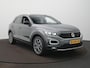 Volkswagen T-Roc 1.5 TSI Sport Navigatie - LED - Camera - Stoelverwarming - ACC