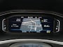 Volkswagen T-Roc 1.5 TSI Sport Navigatie - LED - Camera - Stoelverwarming - ACC