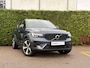 Volvo XC40 B4 Plus Dark | Harman/Kardon | Trekhaak | Elektrische Verstelbare stoelen |