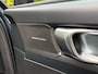 Volvo XC40 B4 Plus Dark | Harman/Kardon | Trekhaak | Elektrische Verstelbare stoelen |