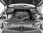 Mercedes-Benz GLE 400 e 4MATIC AMG Line Premium Gesmede AMG lichtmetalen velgen | Panoramadak | Navigatie | Verwarmde en gekoelde voorstoelen. Zeer veel opties | Inclusief 24 maanden MB Certified garantie voor Europa.
